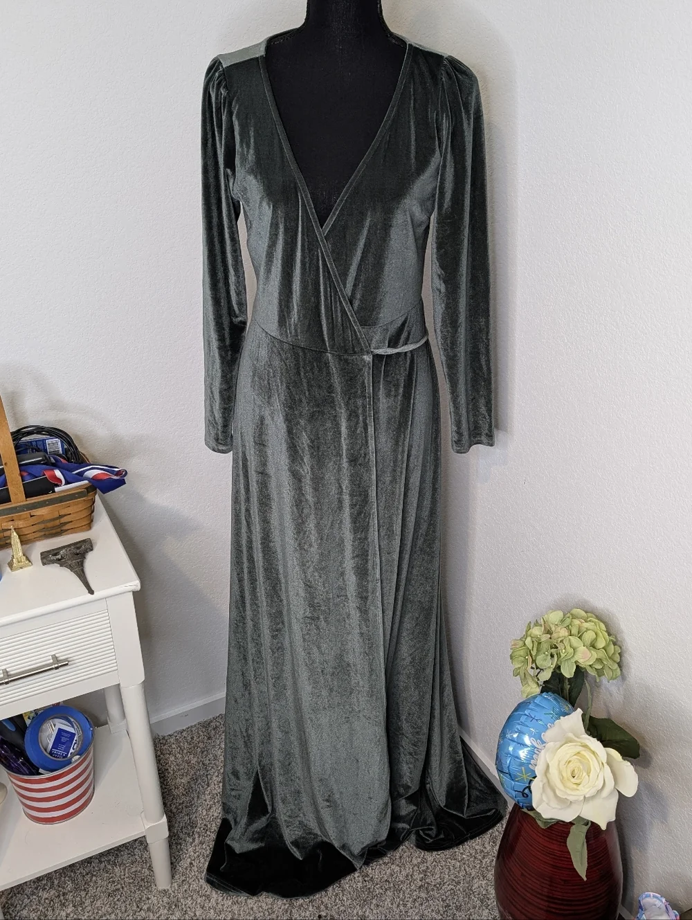 BALTIC BORN Esmeralda Velvet Wrap Dress M Eucalyptus Green V Neck Long Sleeve - Picture 4 of 9